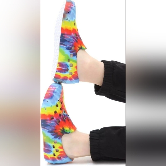 NWT Vans Kids Slip On TRK Shoe Rainbow Tie dye Girl Boy Toddler Size 9 - Picture 2 of 5